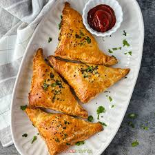 124 Vegetable Samosa 1 pair
